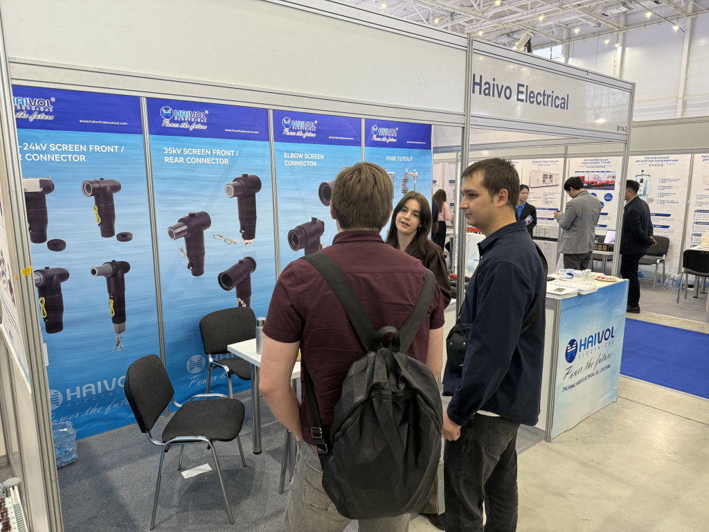 Zhejiang Haivo presenta soluciones avanzadas de protección de redes en la Exposición internacional de equipos de redes eléctricas de Rusia 2025