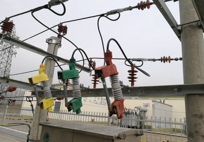 Fusible de caída de 10 kV, uso, operación y mantenimiento.